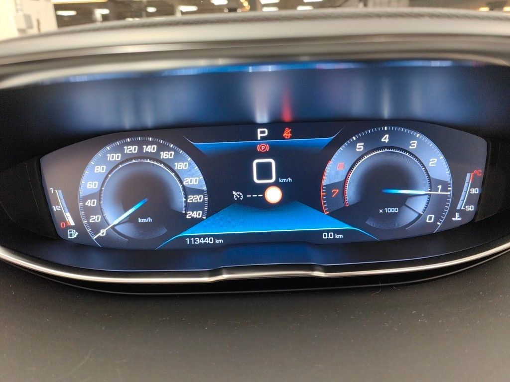 Fahrzeugabbildung Peugeot 5008 Allure 1.2T NAVI/SHZ/PANO/LED/PDC+CAM