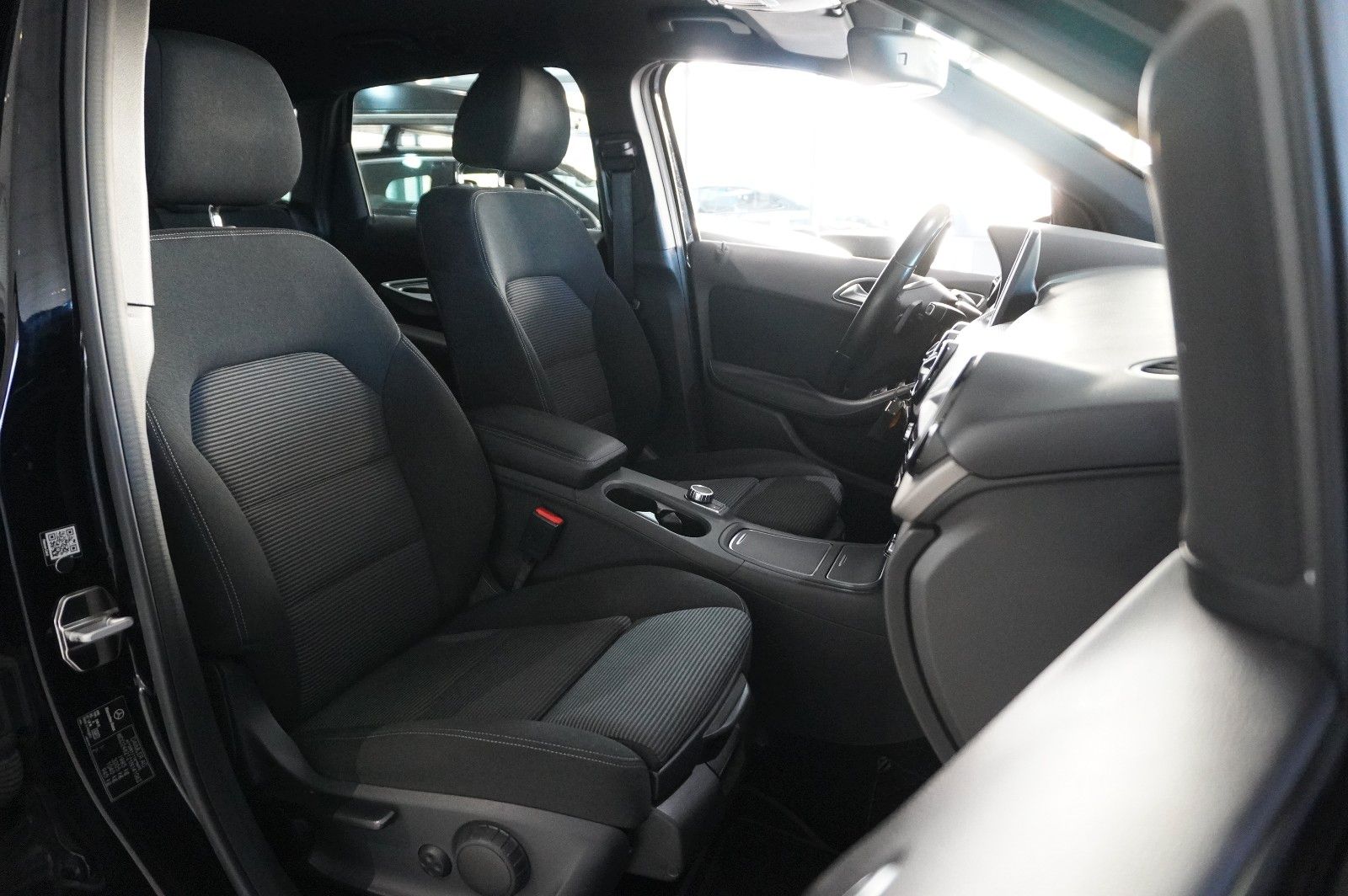 Fahrzeugabbildung Mercedes-Benz B 180 CDI STYLE NAVI/LED/KAMERA/SHZ/TEMP./PDC