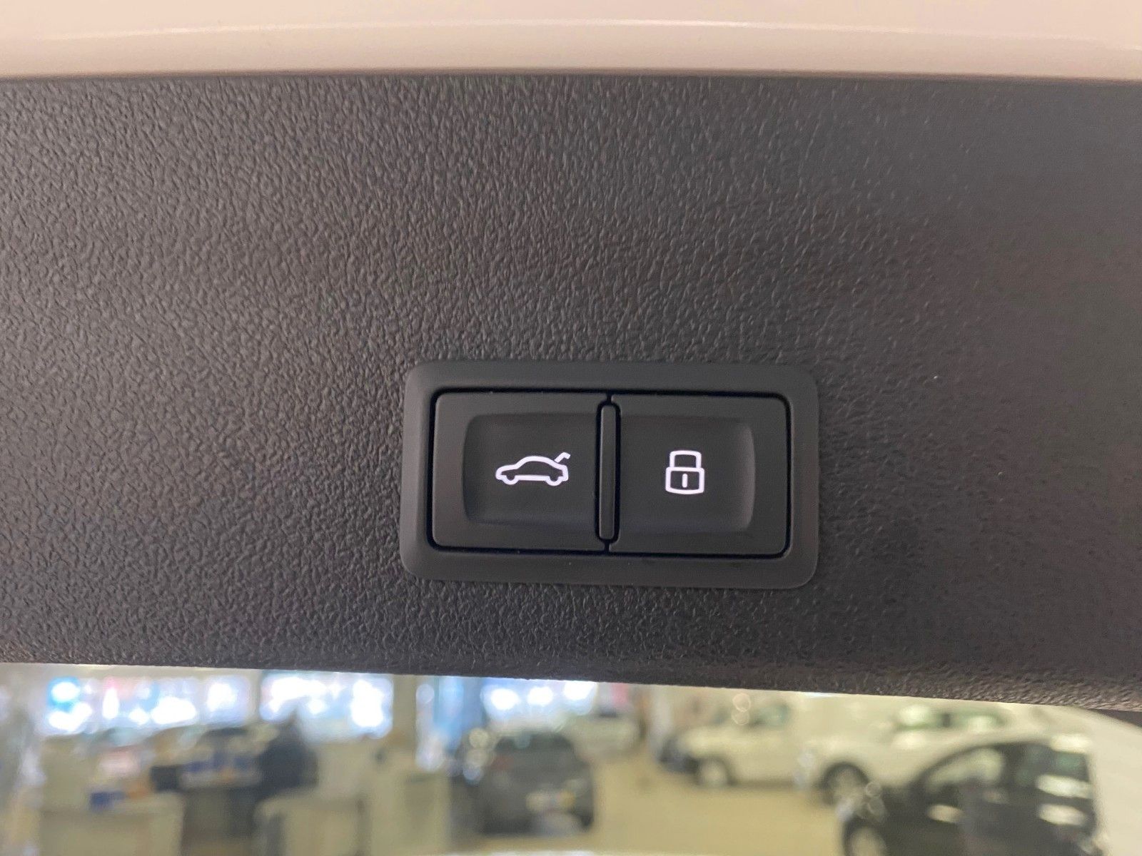 Fahrzeugabbildung Audi A6 Avant 55 TFSI e quattro sport+S-Line+MATRIX++