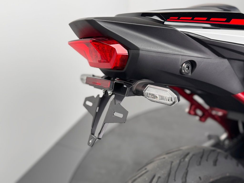 Fahrzeugabbildung Honda CB750 HORNET *NEUWERTIG *SERVICE NEU