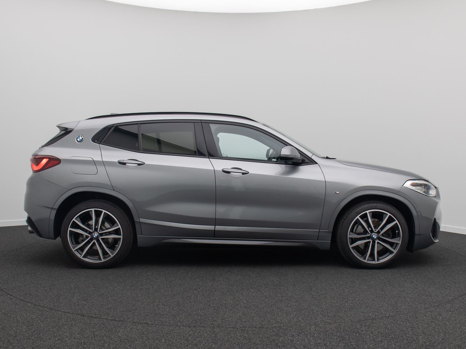 Fahrzeugabbildung BMW X2 sD20d M Sport HUD DAB Kamera HiFi Panoram 19"