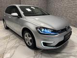 Volkswagen Golf-e *Info-Display-Navi-Led-Kamera-74.029km* - Volkswagen Golf: 7