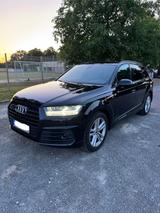 Audi Q7 3.0 TDI Quattro S. Line Optik Paket schwarz. 
