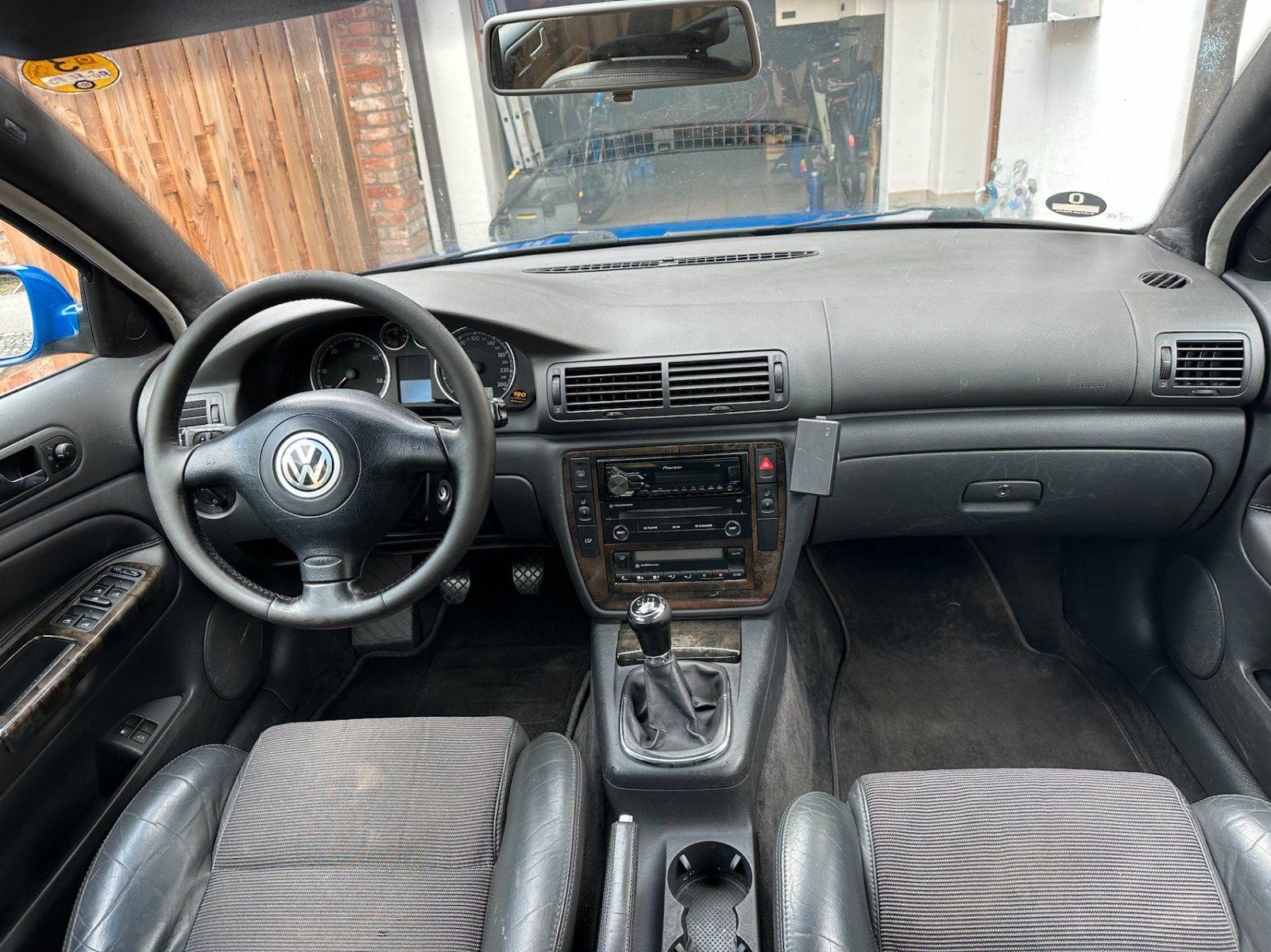 Volkswagen Passat 2004 — photo 8