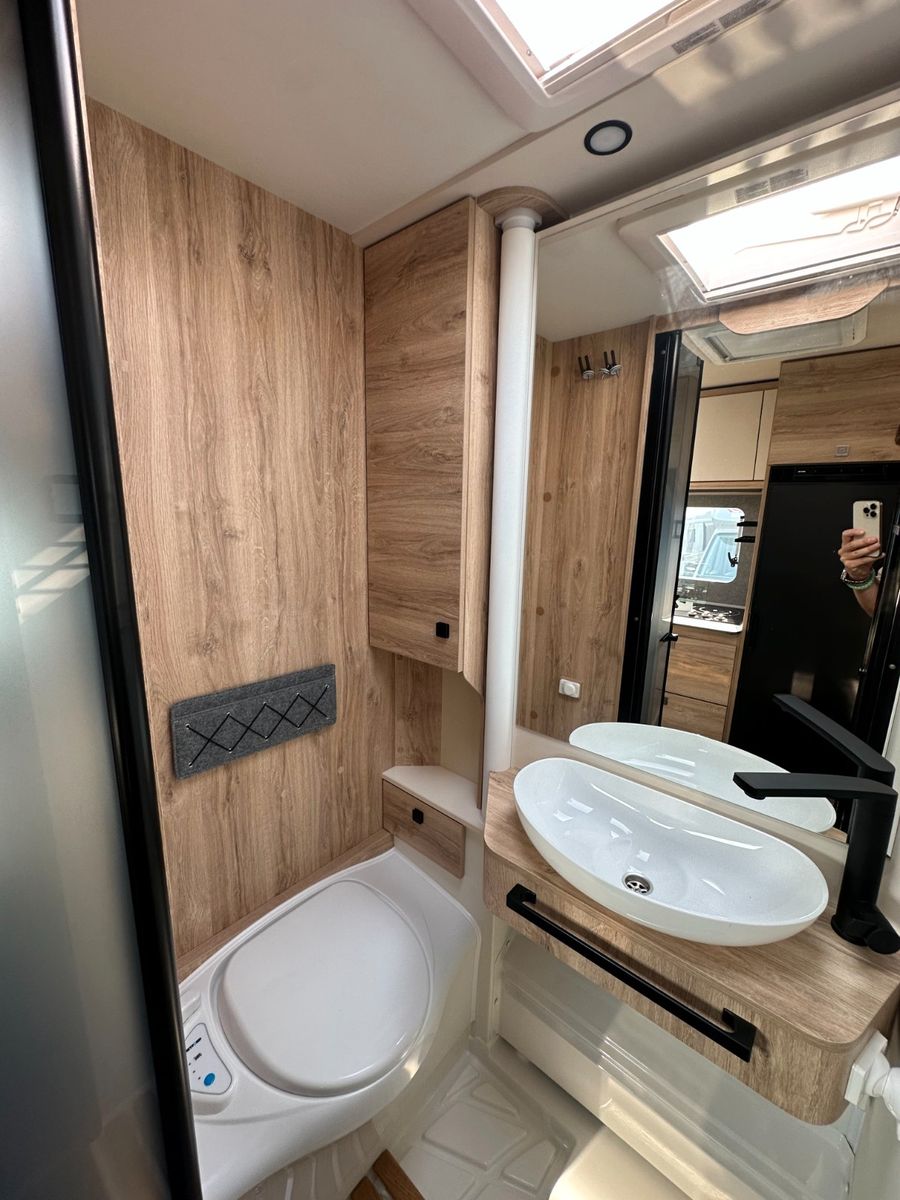 Fahrzeugabbildung Eura Mobil XTURA XT 686 EF *Sofort, GSRII, Leder Grau*