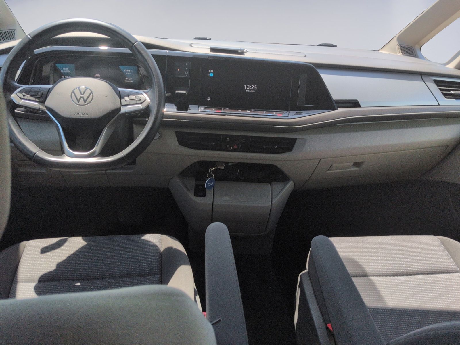 T7 Multivan 2.0 TDI KÜ 7SITZE+KAMERA+NAVI+AHK