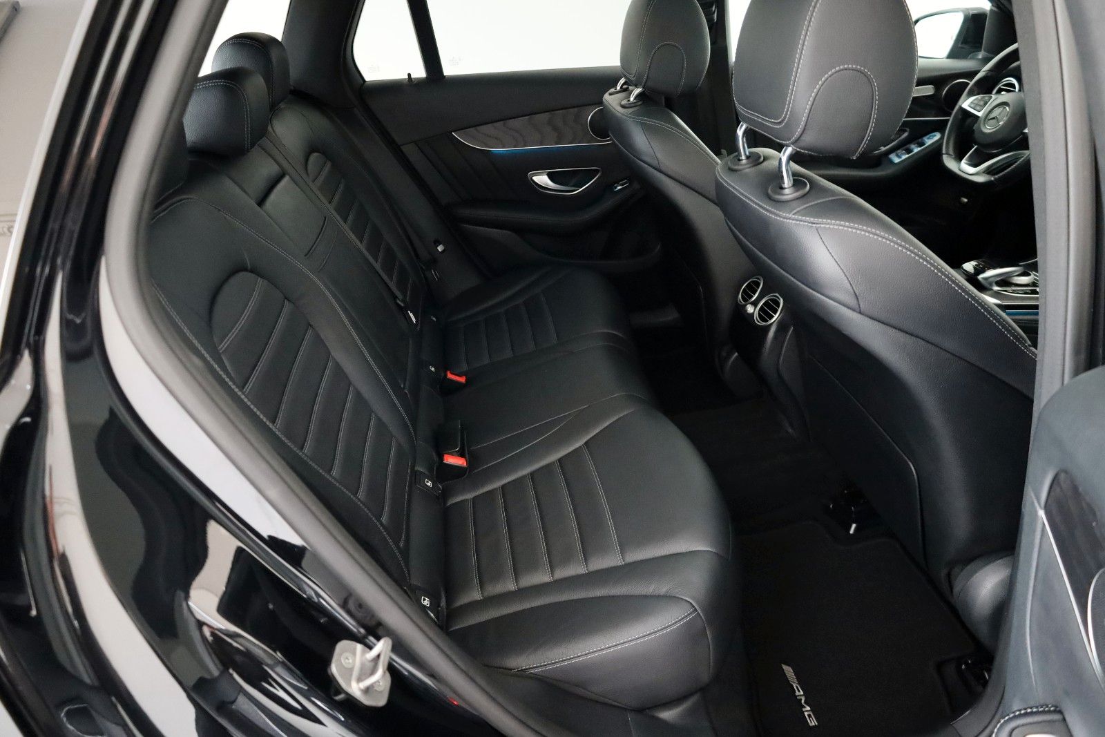 Fahrzeugabbildung Mercedes-Benz GLC 250d 4M AMG Int. Leder,Navi,LED,Panorama,+WR