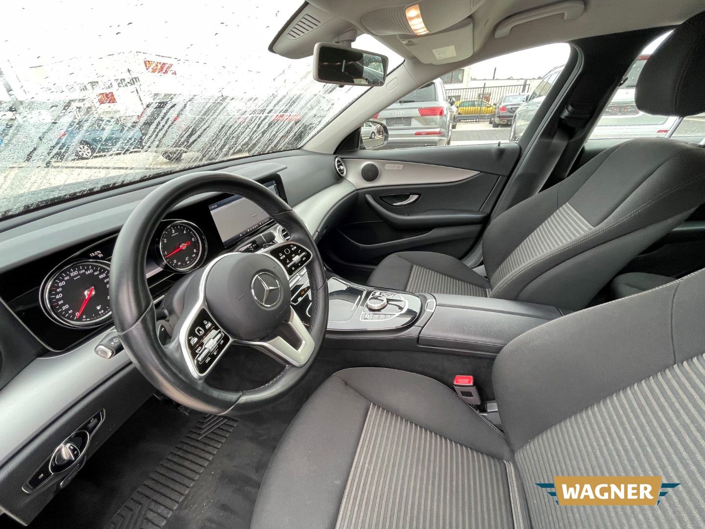 Fahrzeugabbildung Mercedes-Benz E 220 T LED-Scheinwerfer Elektr. Sitze Sitzheizu