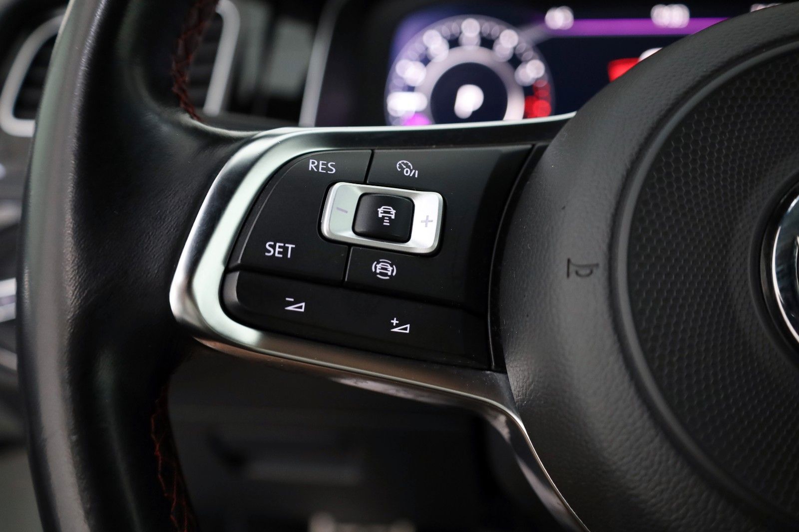 Fahrzeugabbildung Volkswagen Golf VII Lim. GTI Performance Navi,LED,SH,ACC