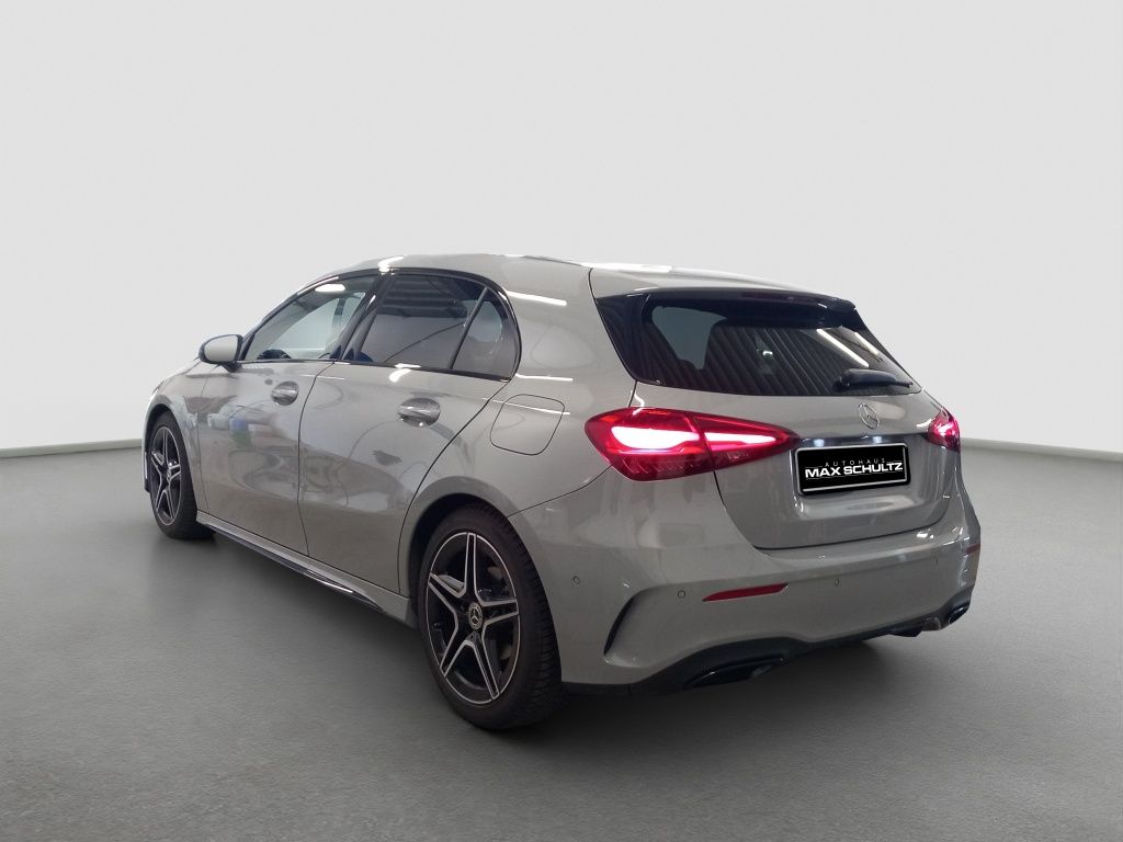 Fahrzeugabbildung Mercedes-Benz A 180 Kompaktlimousine AMG Line*Night Paket*LED