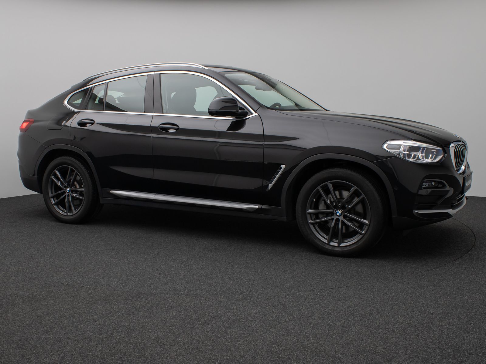 Fahrzeugabbildung BMW X4 xD30i xLine Panorama Kamera HUD DAB HiFi AHK