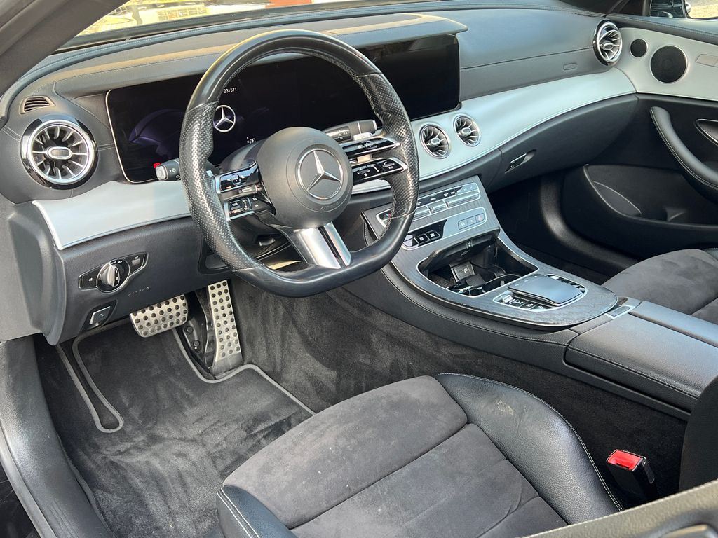 Mercedes-Benz E 220 d 4MATIC *AMG Paket*Panorama*Widescreen