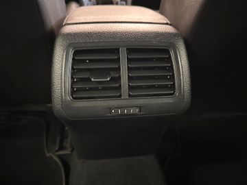 MYAUTOCENTER – Gebraucht- und Jahreswagen mit Werkstattservice in Pfaffenhofen Volkswagen Golf VII Variant Highline BMT *R Line*Navi*Xenon