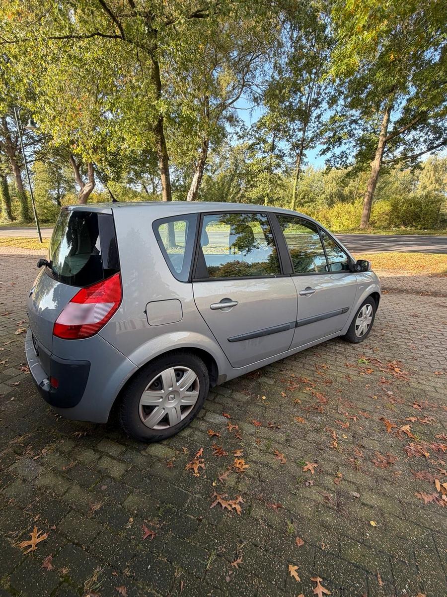 Renault Megane 2004 — салон