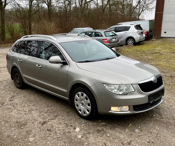 Skoda Superb Combi Elegance DSG XENON