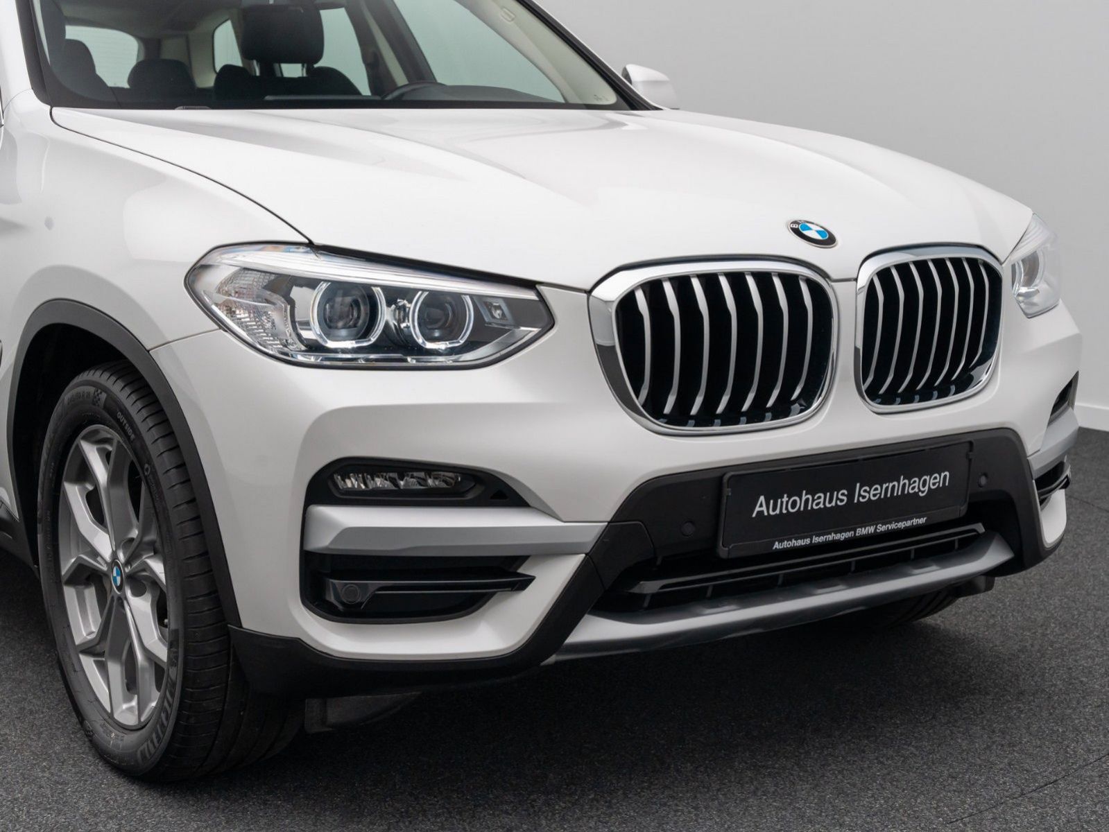 Fahrzeugabbildung BMW X3 xD30e xLine DAB HiFi Alarm AHK Sport Individu