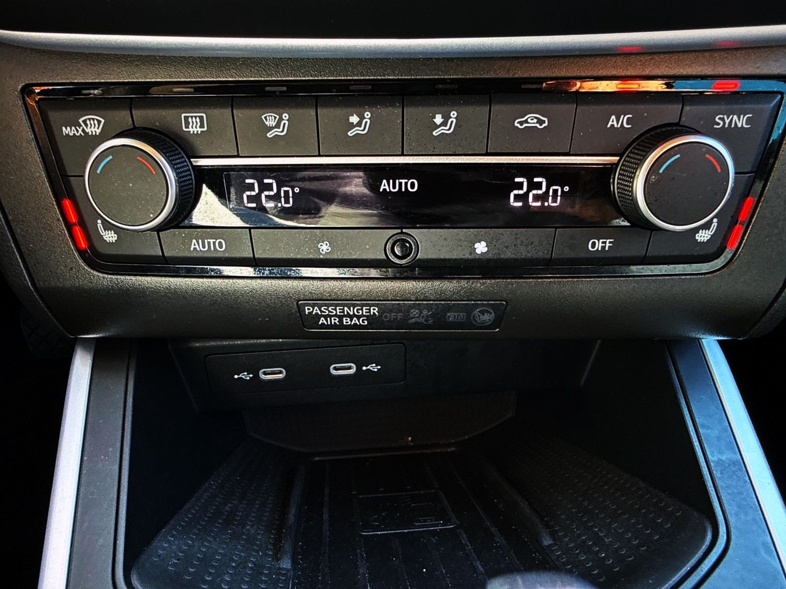Fahrzeugabbildung SEAT Arona 1.0 TSI DSG FR LED NAV KAM PDC ACC AHK