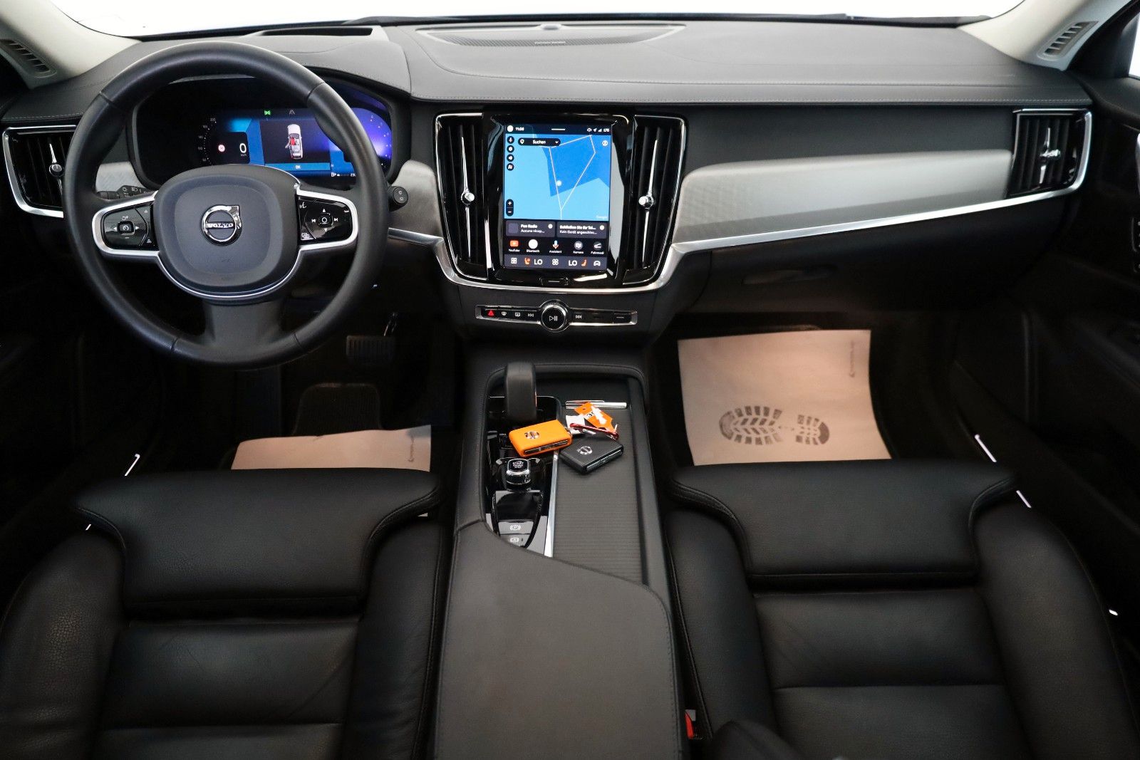 Fahrzeugabbildung Volvo V90 CC Ultimate AWD PanDach,HUD,ACC,Harman/K,AHK