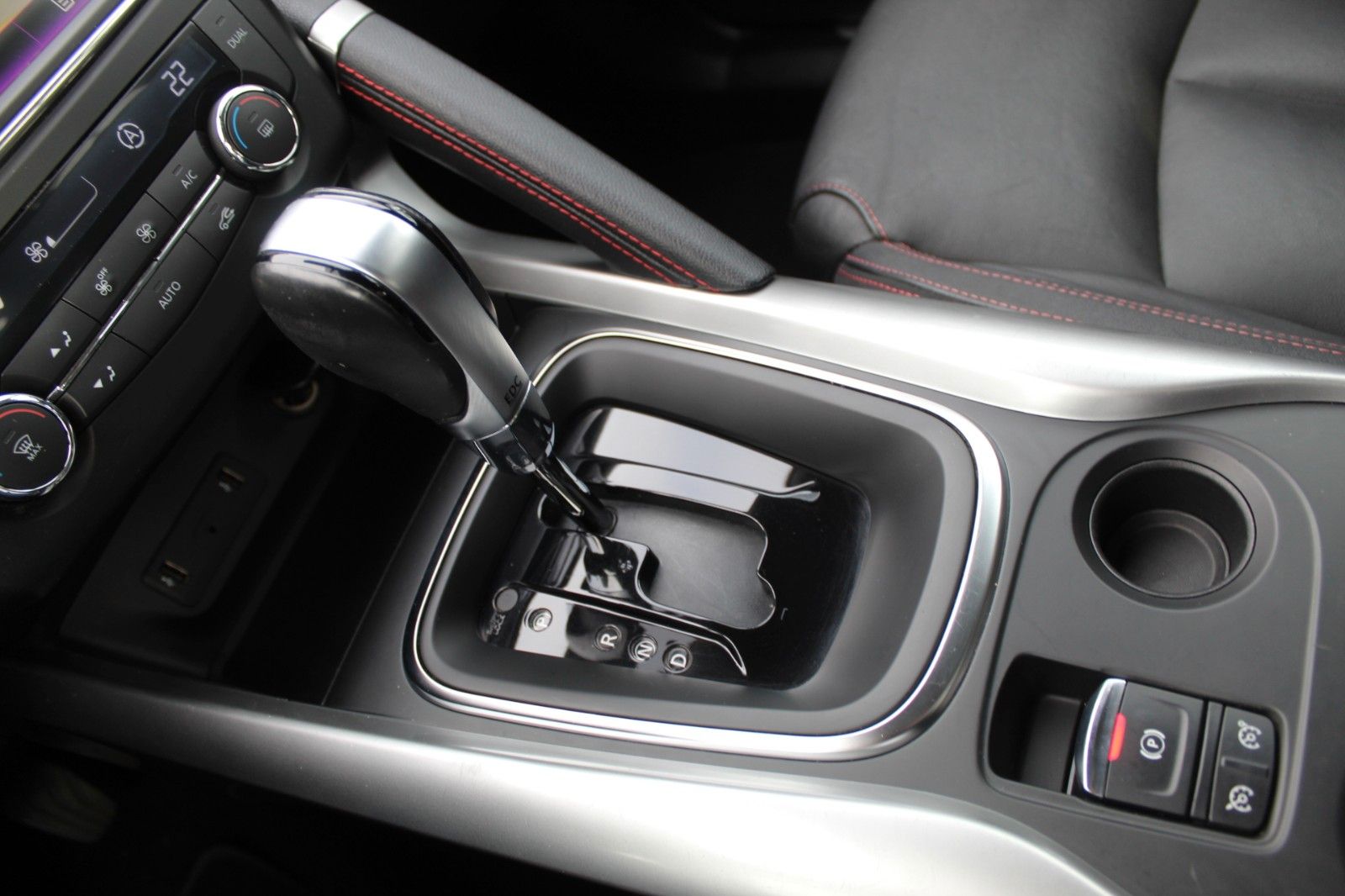 Fahrzeugabbildung Renault Kadjar Crossborder Automatik*Navi*Leder*Bose