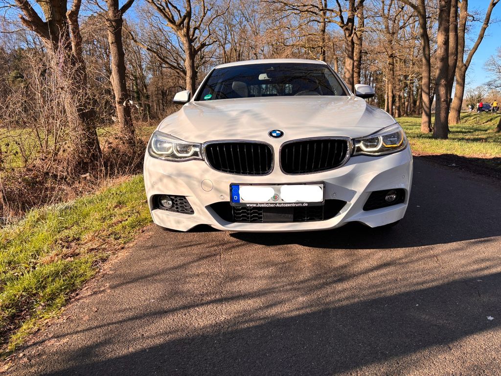 Image of BMW 330 Gran Turismo