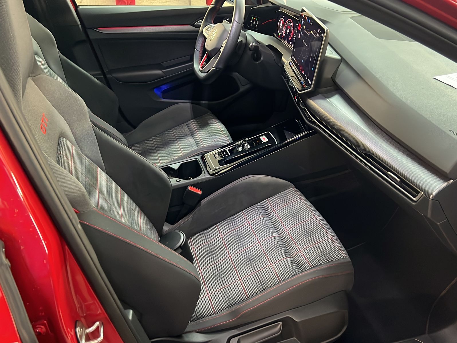Volkswagen Golf 2.0 TSI DSG GTI neues Modell Pano IQ Light foto 22