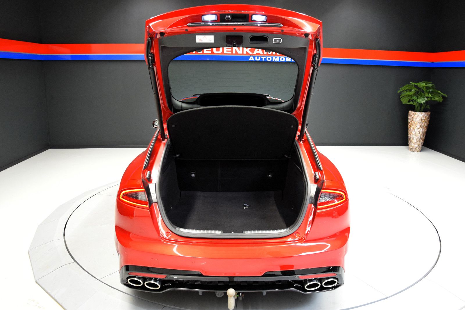 Fahrzeugabbildung Kia Stinger GT 4WD Pano Sitzbelü. Leder HuD h/k ACC
