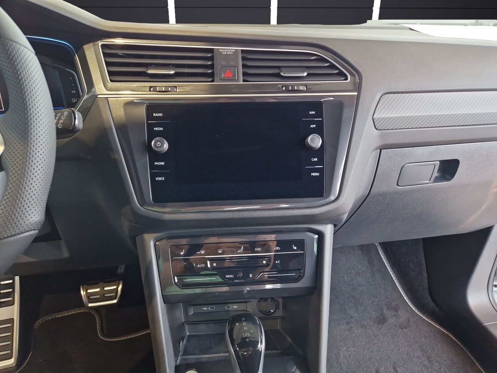 Fahrzeugabbildung Volkswagen Tiguan Allspace TDI R-Line Black 4M 7Si MATRIX A
