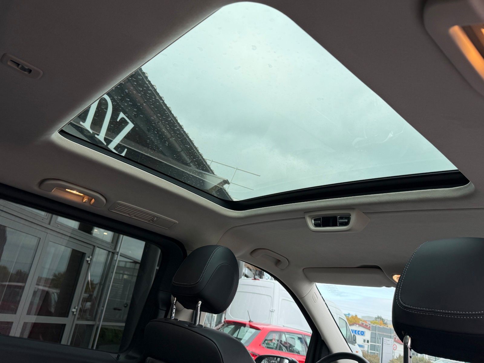 Fahrzeugabbildung Mercedes-Benz V 300 d 4MATIC EXCLUSIVE Luxus-Sitze AHK2,5to