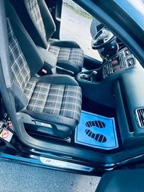 Volkswagen Golf - 8