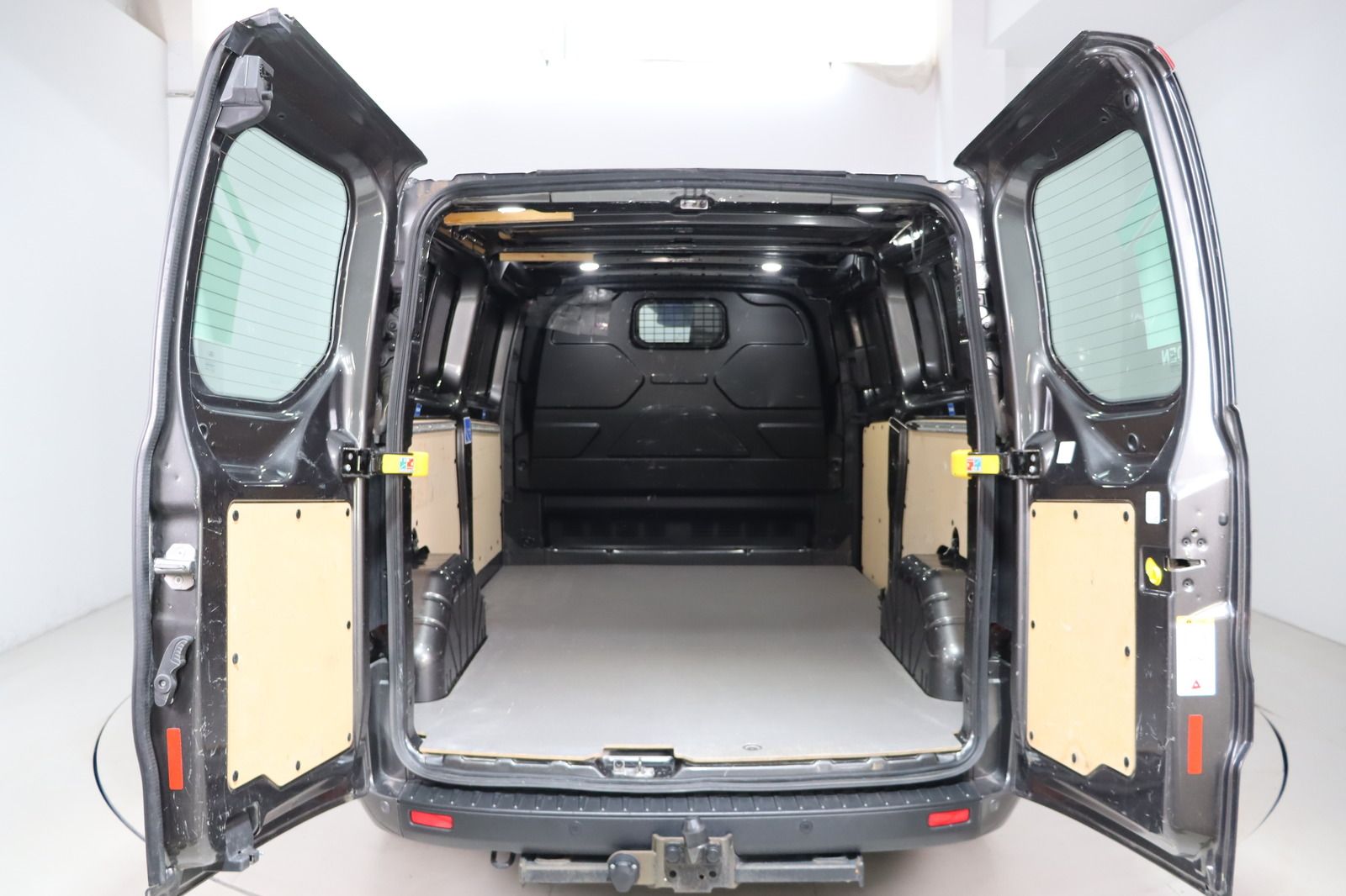 Fahrzeugabbildung Ford Transit Custom Kasten * L2 * Lang * AHK * PDC