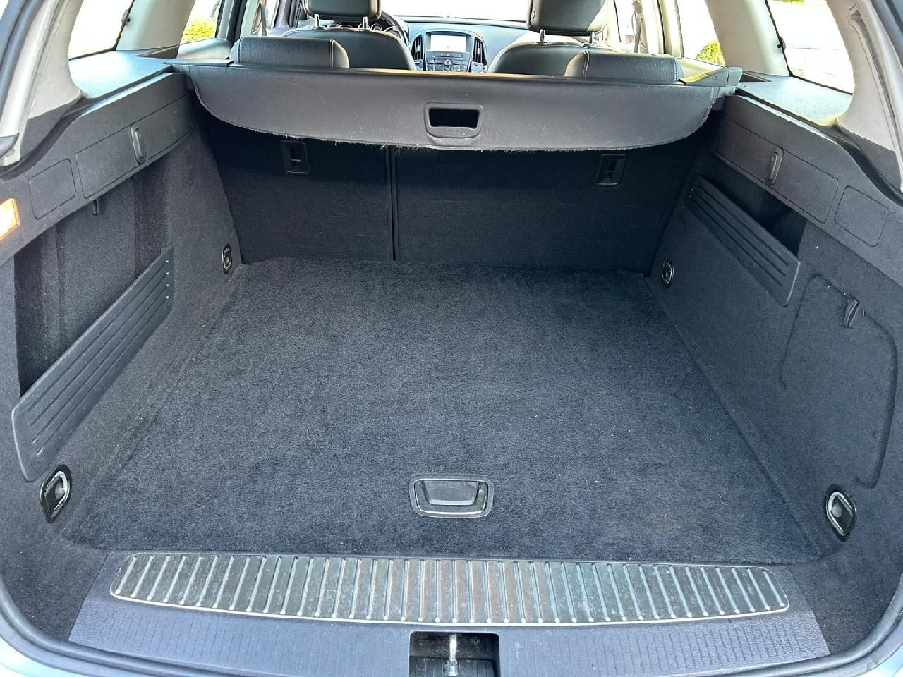 Fahrzeugabbildung Opel Astra J Sports Tourer Exklusiv