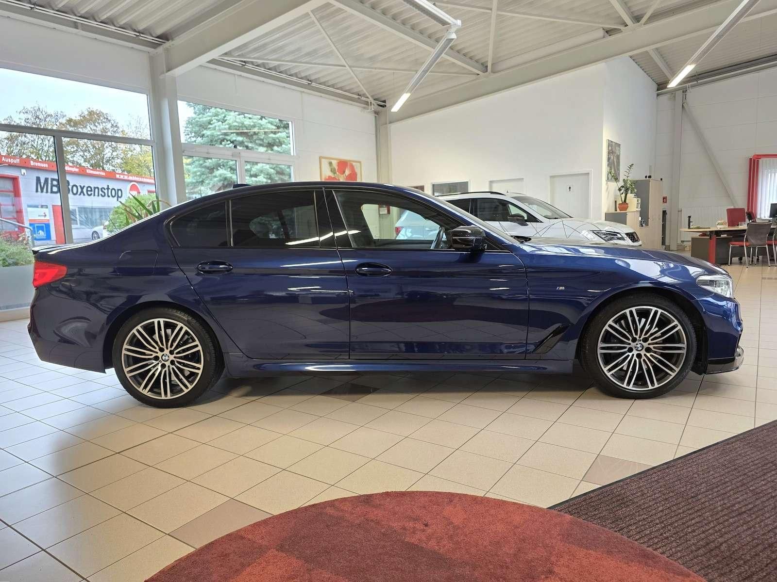 Fahrzeugabbildung BMW 530i xDrive M Sport/Shadow/StandHz/Virtual/36...