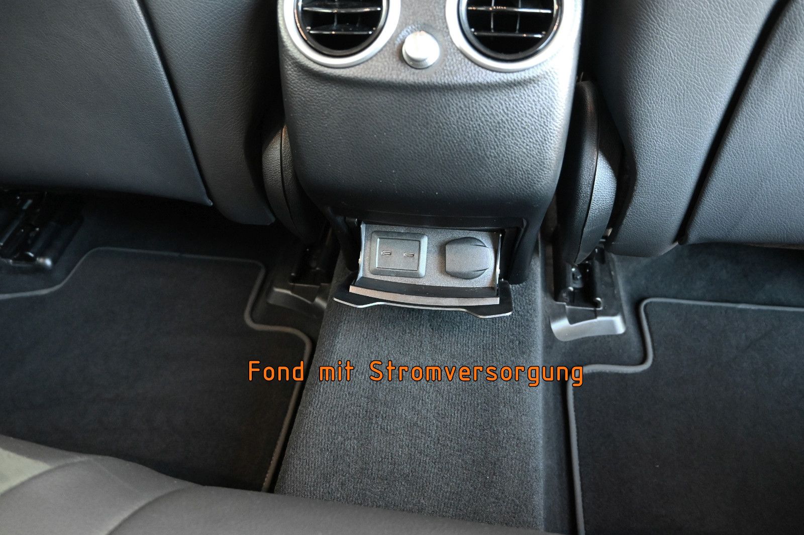 Fahrzeugabbildung Mercedes-Benz GLC 300 4MAT. °AHK°AMG INTERIEUR°SOUND°KAMERA°