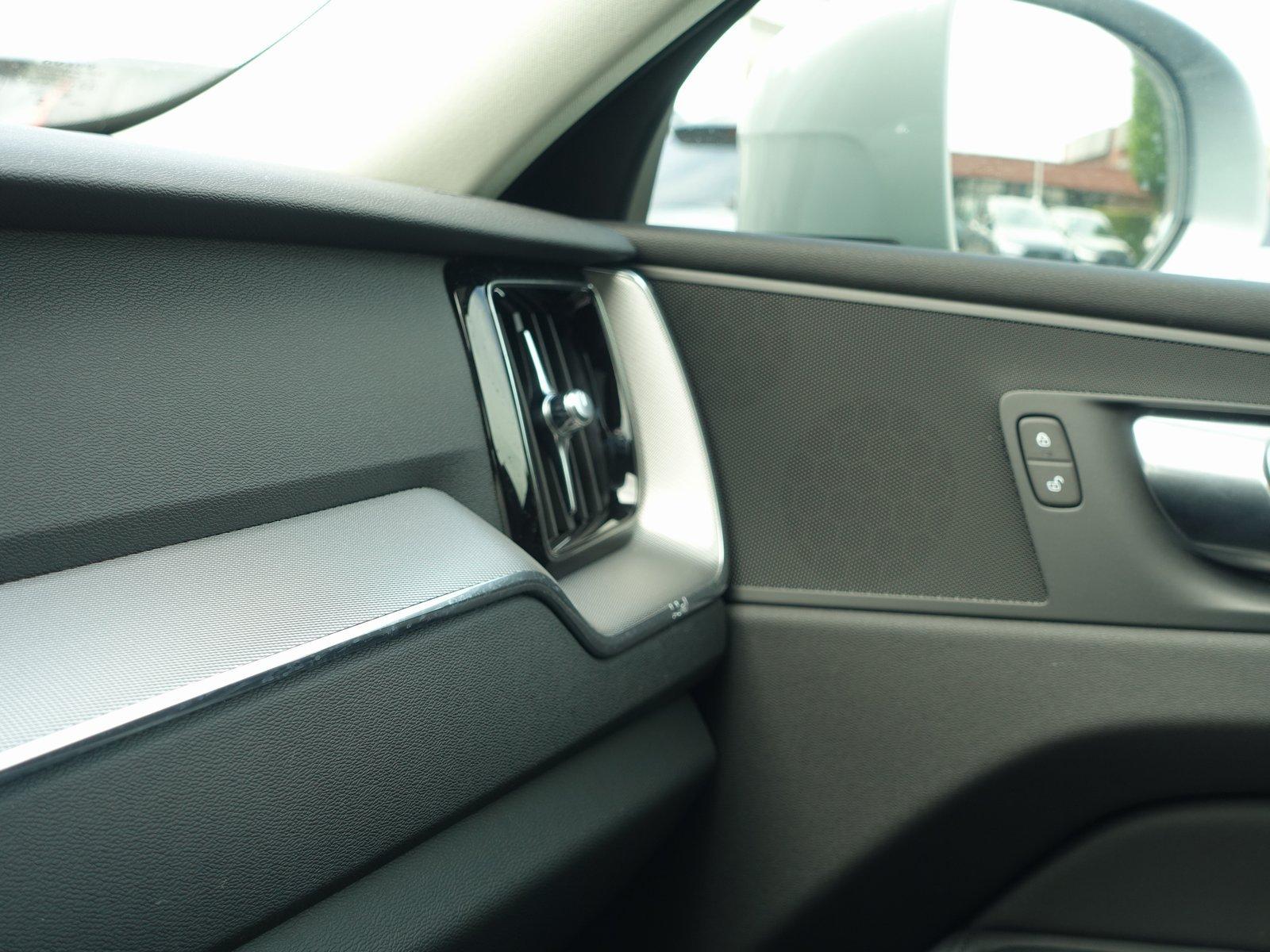 Volvo XC60 Core Facelift! T6 AWD Plug-in Hybrid/Kamera