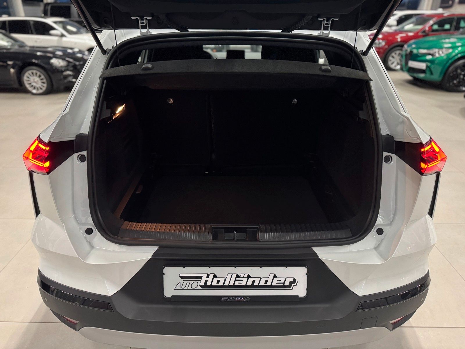 Fahrzeugabbildung Mitsubishi Grandis Diamant PLUS 1.3 T-Benziner 7-DCT