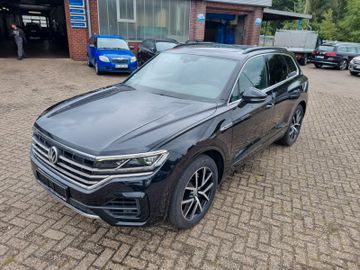 Volkswagen Touareg - 1