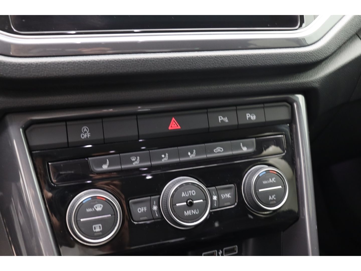 Fahrzeugabbildung Volkswagen T-Roc IQ.DRIVE AHK Kamera Digi Cockpit DAB