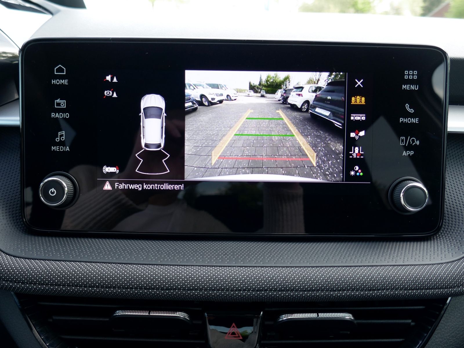 Fahrzeugabbildung SKODA Fabia Selection 1.0 TSI DSG | LED RFK GRA App