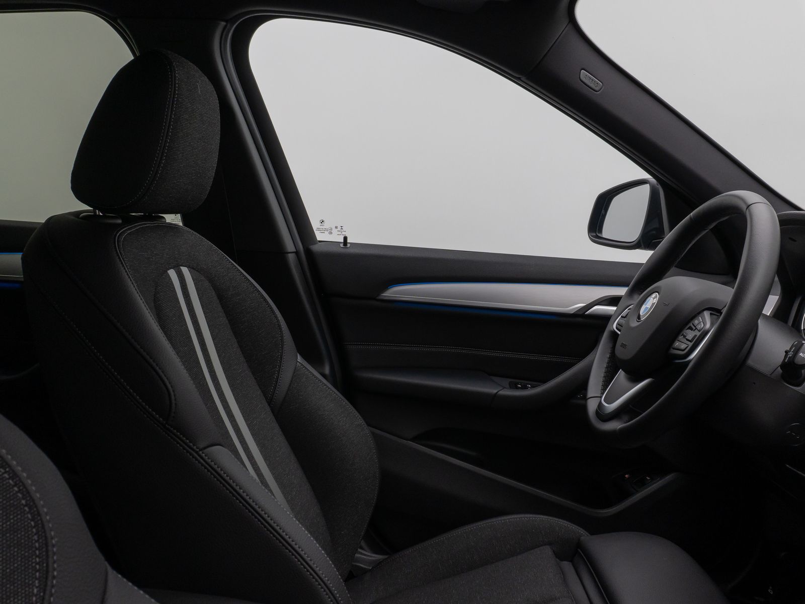 Fahrzeugabbildung BMW X1 xD25e Sport Line Parkassist DAB HiFi Komfort