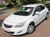Opel Astra J  1.4 Turbo 5-Türer Klimaaut Sitzheiz PDC - Opel Astra: Weiß, J