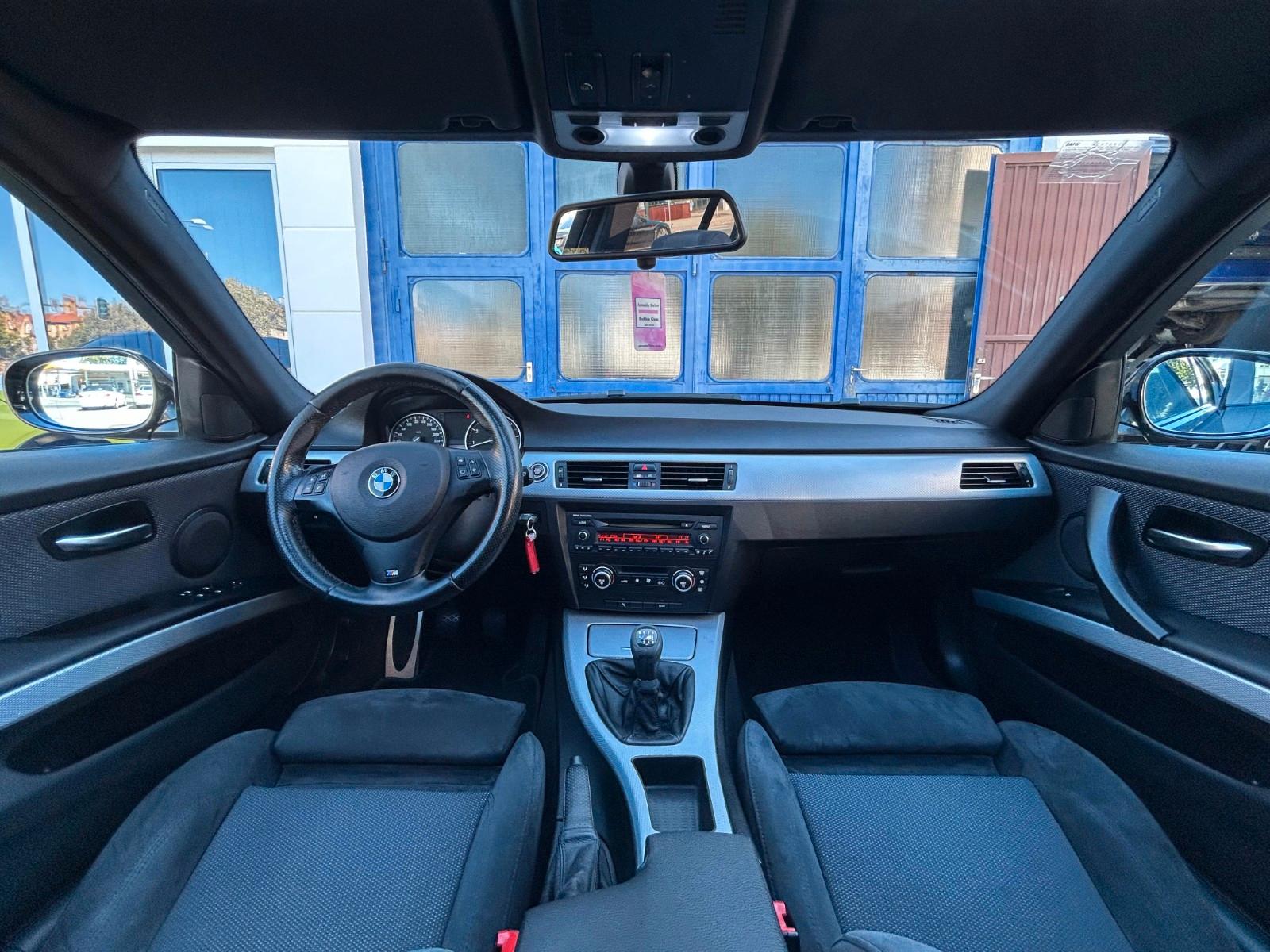 BMW 320i 2.0 170ch PACK M BVM Shadow line Sièges sport Toit ouvrant - 2EME MAIN