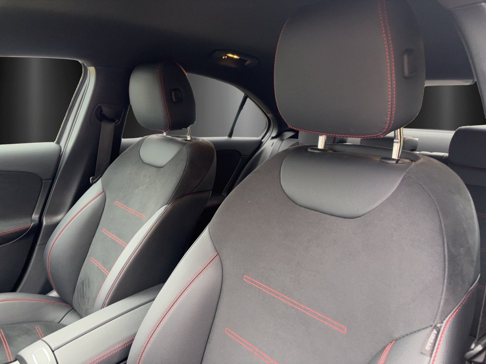 Fahrzeugabbildung Mercedes-Benz A 220 d Limousine AMG Distro MULTIBEAM KeyGO 19"