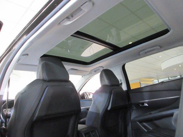 Fahrzeugabbildung Peugeot 5008 Allure 1.5D LED/SHZ/PANO/AHK/LEDER&MASSAGE