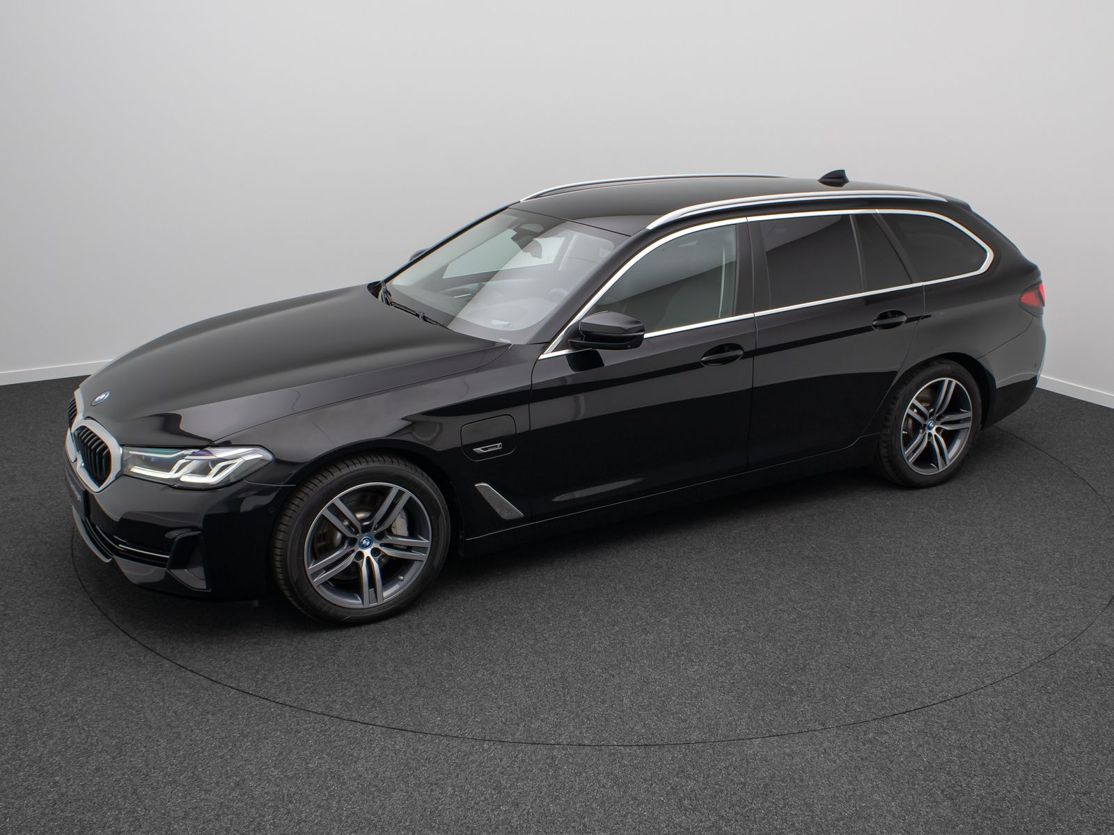 Fahrzeugabbildung BMW 520e  360° Laser HUD DAB H/K ACC Komfort Alarm