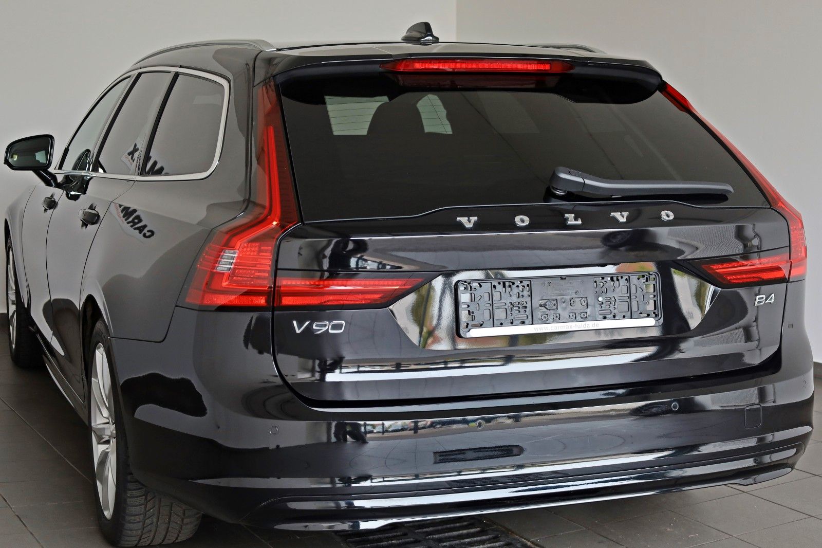 Fahrzeugabbildung Volvo V90 B4 Momentum Pro, Xenium-Pak, Leder, H&K, ACC