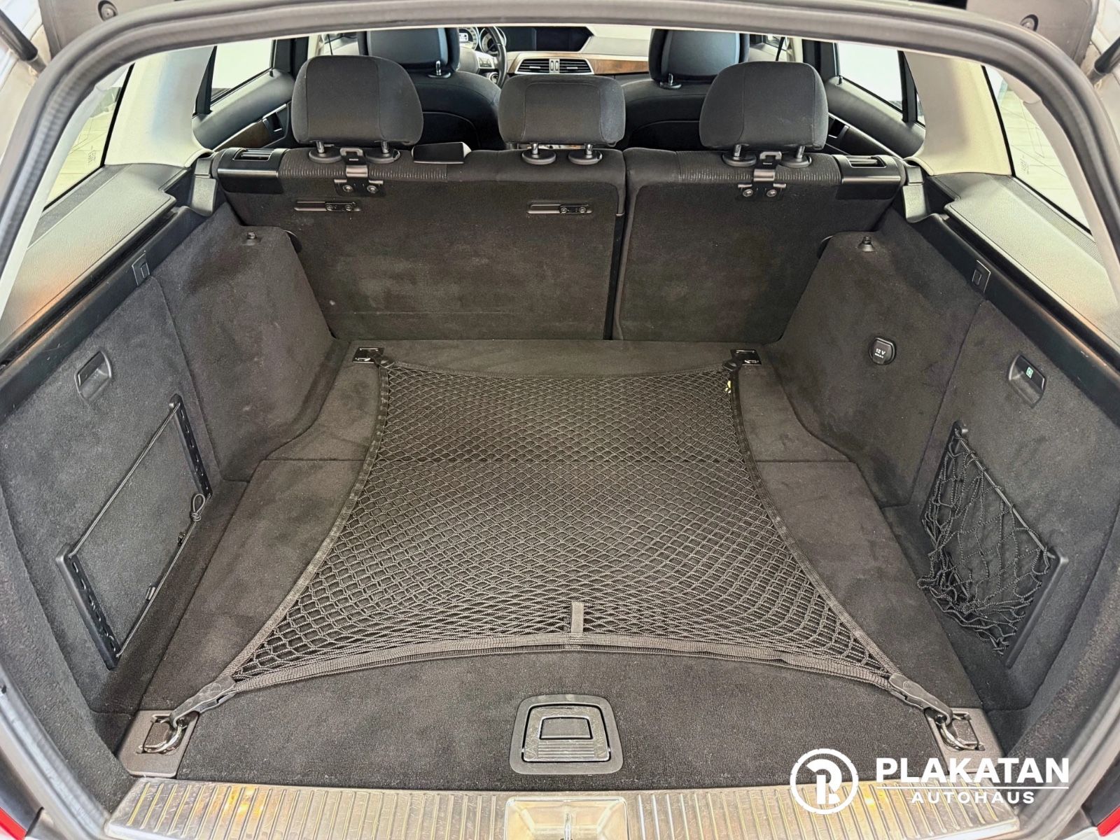 Fahrzeugabbildung Mercedes-Benz C 180CDI T-Model Bi-Xenon Automatik NAVI AHK