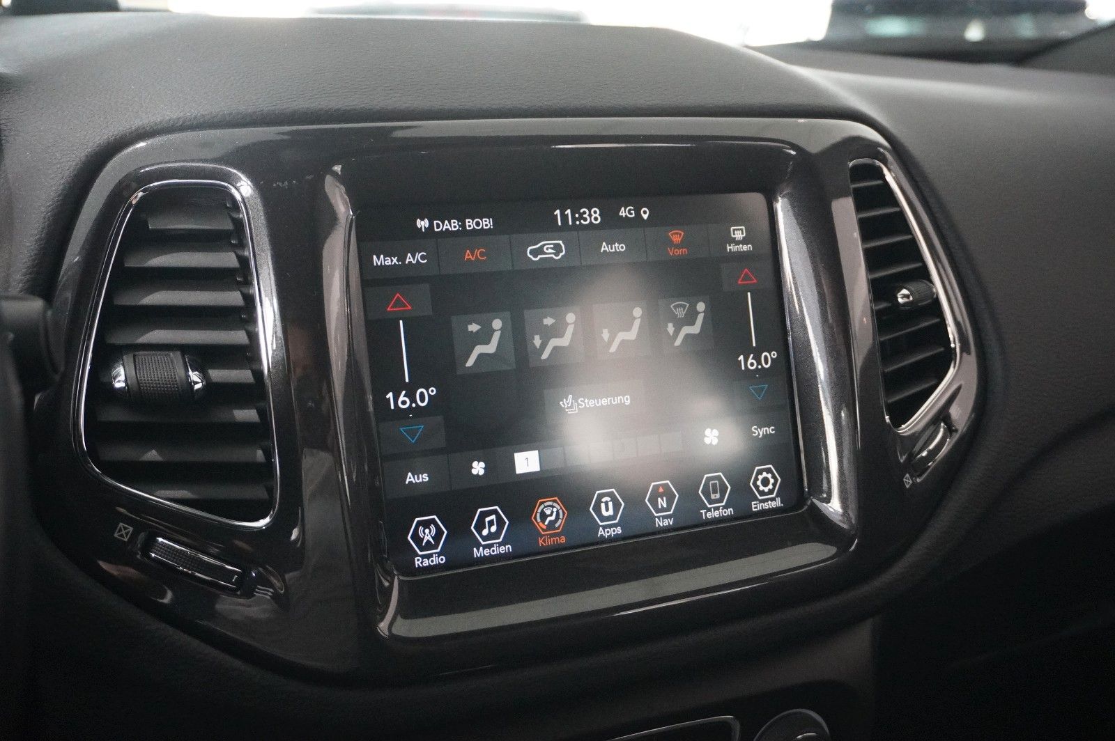 Fahrzeugabbildung Jeep Compass S 1.3T-GDI PHEV AWD SPORT NAVI/SH/KAMERA