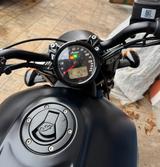 Indian Scout Bobber mit Jekyll and Hyde Auspuff - INDIAN SCOUT BOBBER