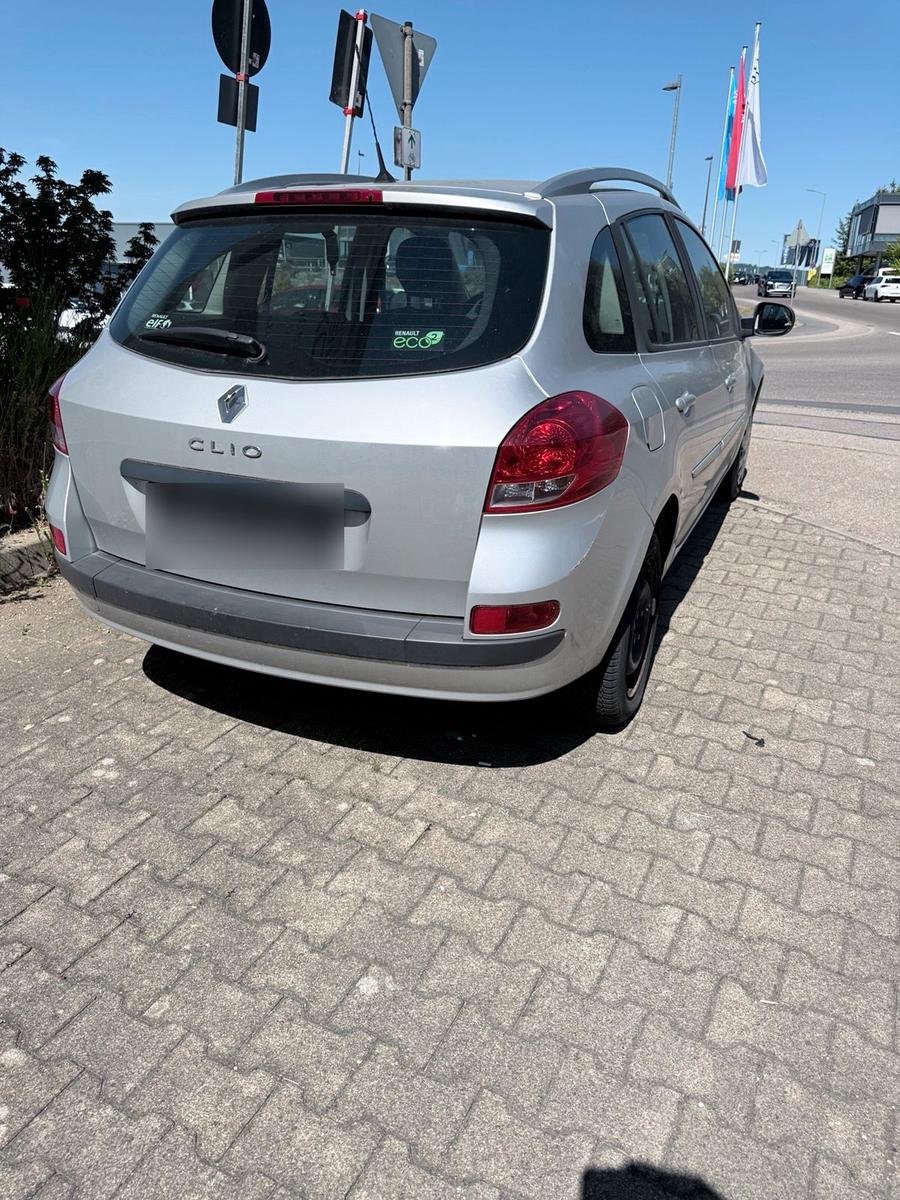 Renault Clio 2011 — interior