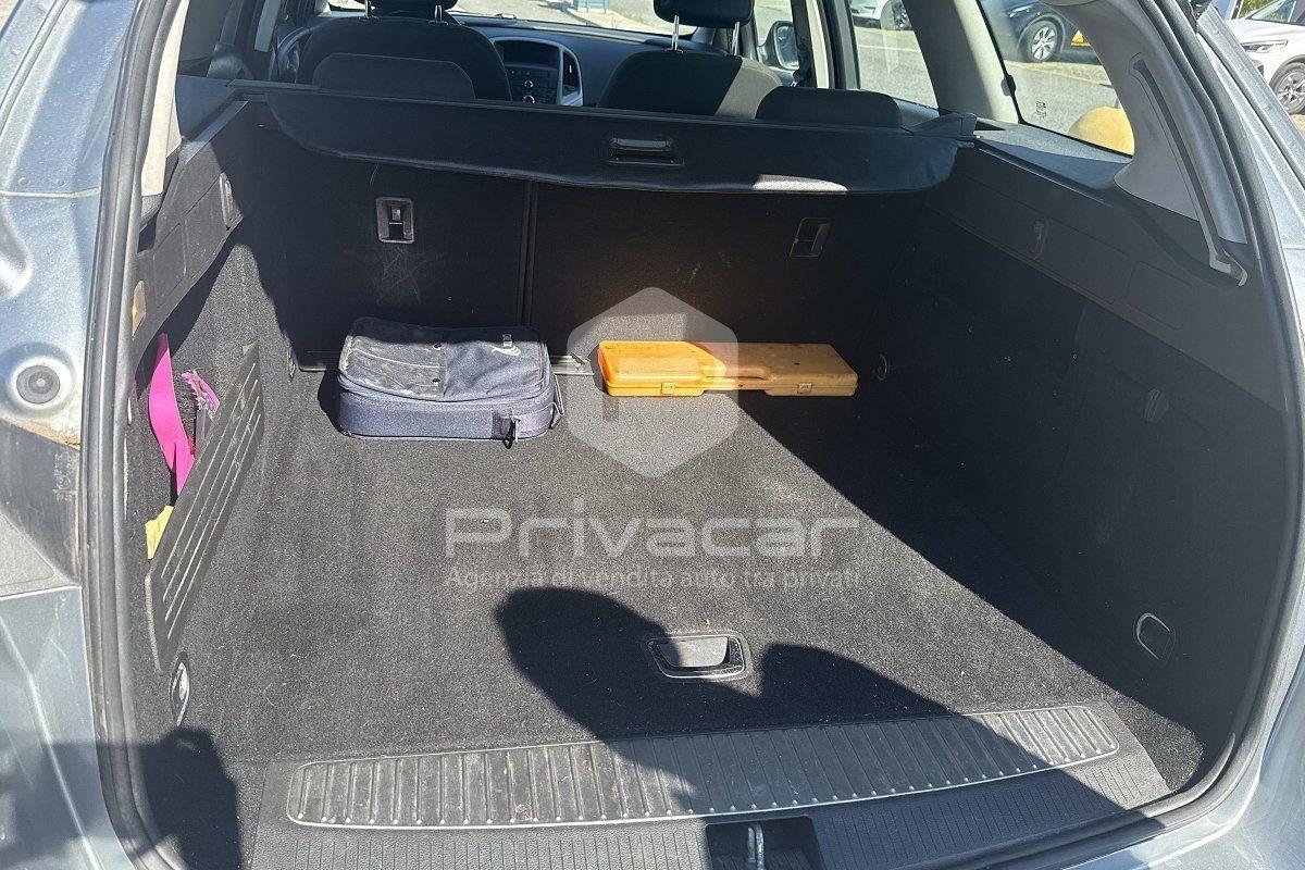 Opel Astra 2011 — photo 15